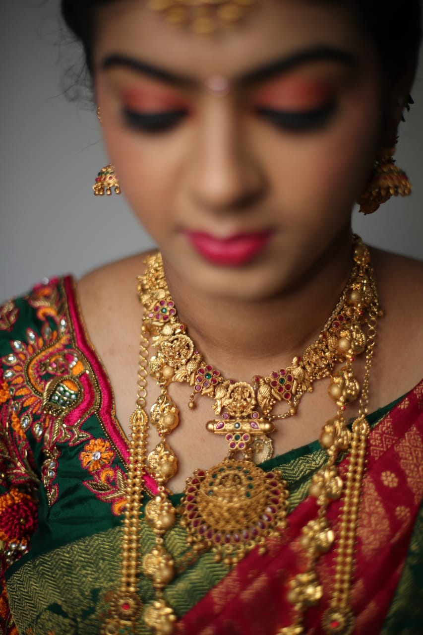 Candid Photography | bridal photoshoot at the Le Meredien